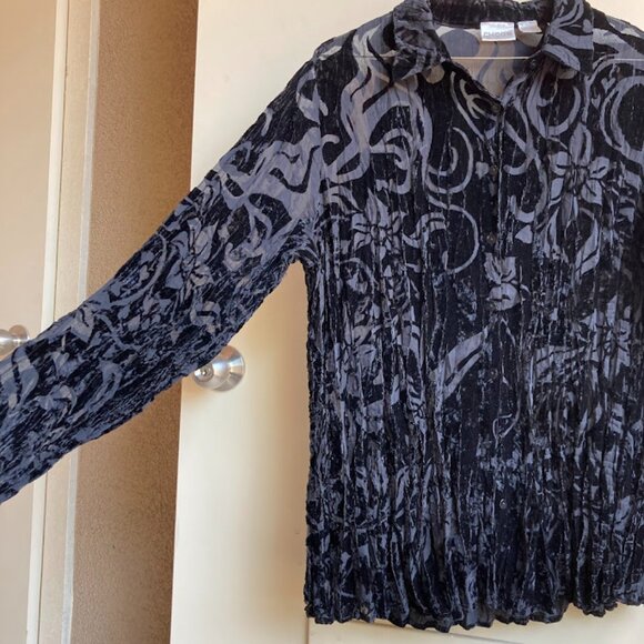 CHICOS | Black Floral Burnout Velvet Crinkle Button Down 3/4 Sleeve Blouse Top - Picture 6 of 15